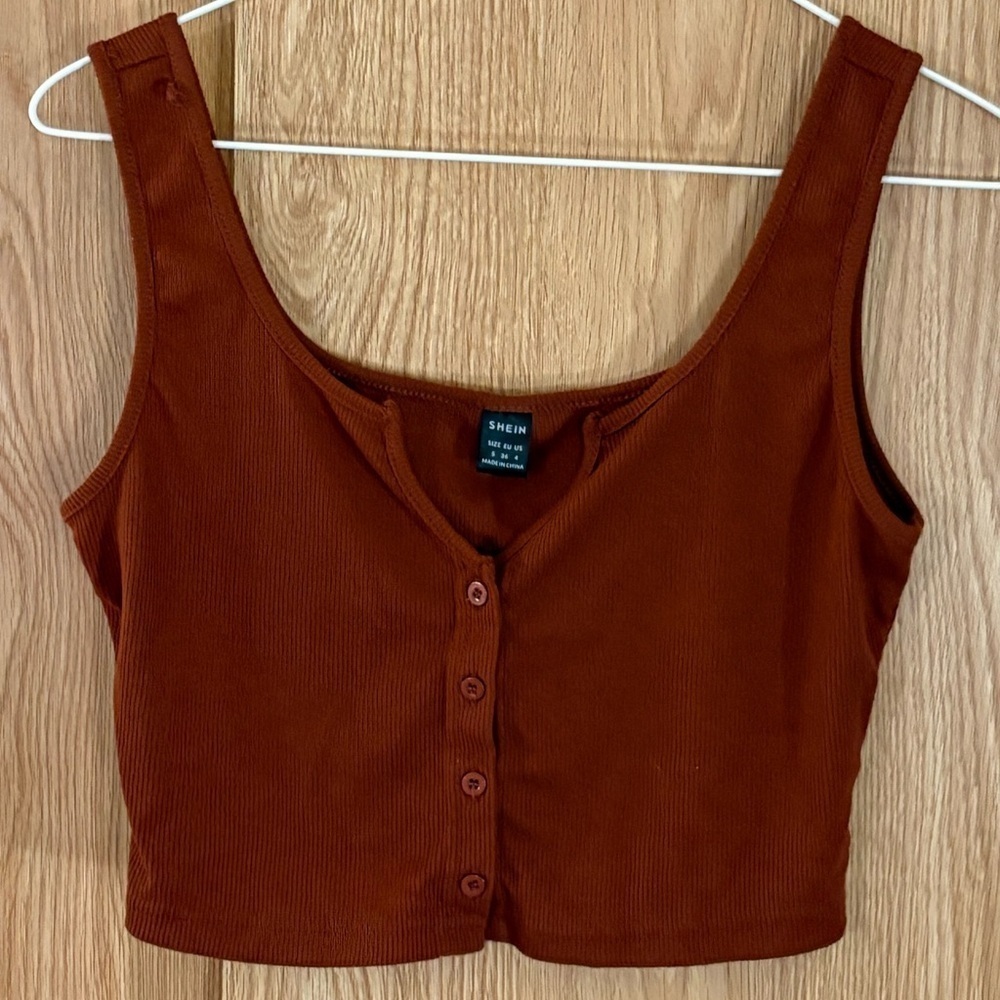SHEIN Rust Button-Front Crop Top - Picture 2 of 6